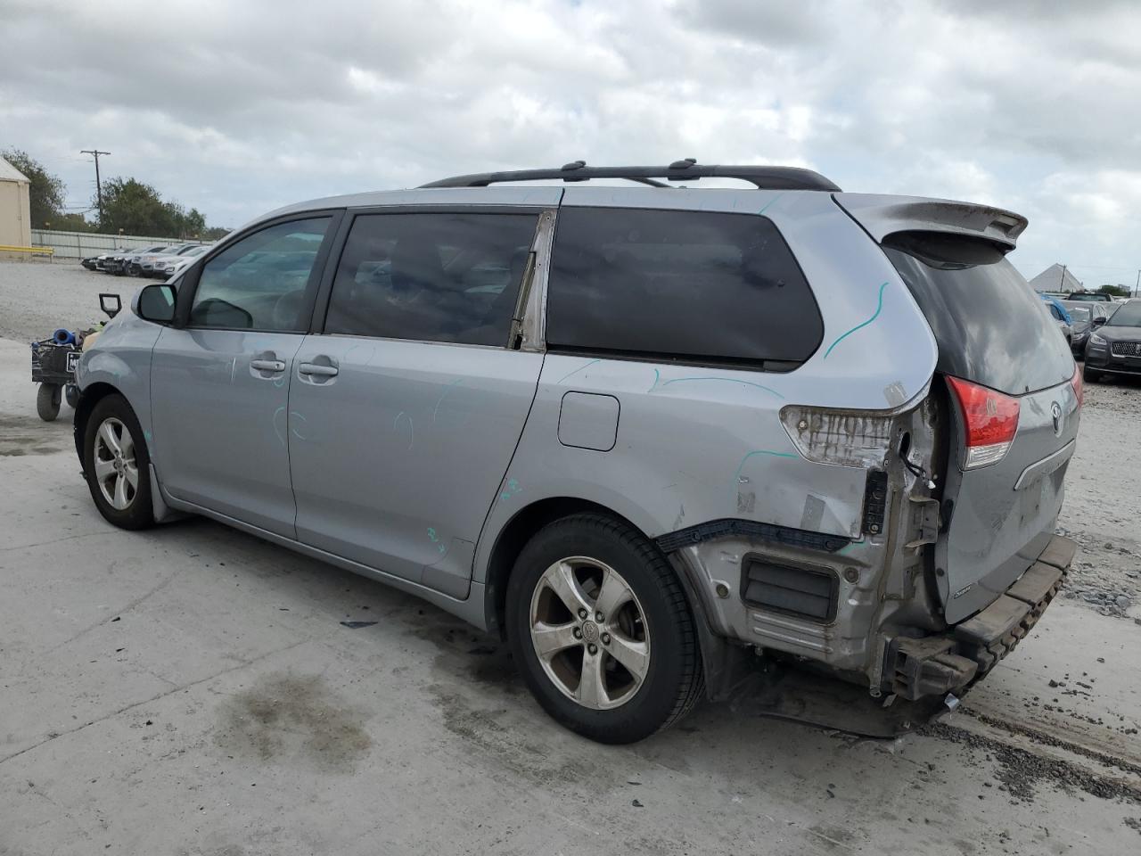 Lot #2962548871 2011 TOYOTA SIENNA LE