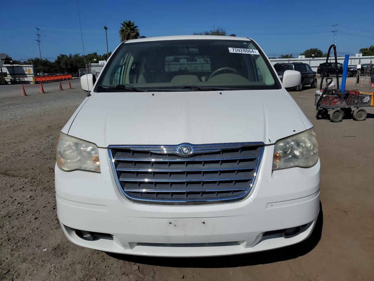 Lot #2991846176 2010 CHRYSLER TOWN & COU