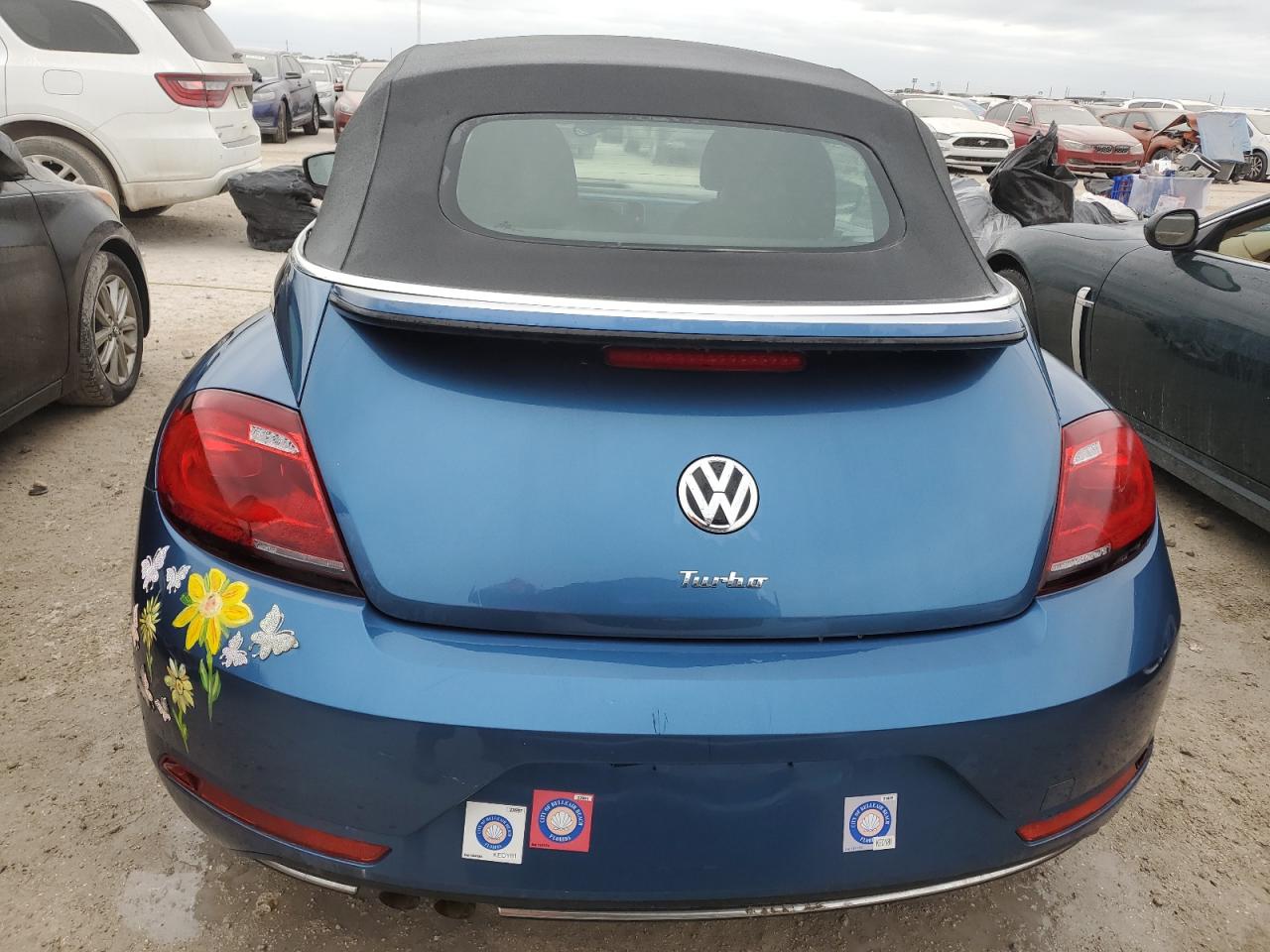 Lot #2937887900 2019 VOLKSWAGEN BEETLE S