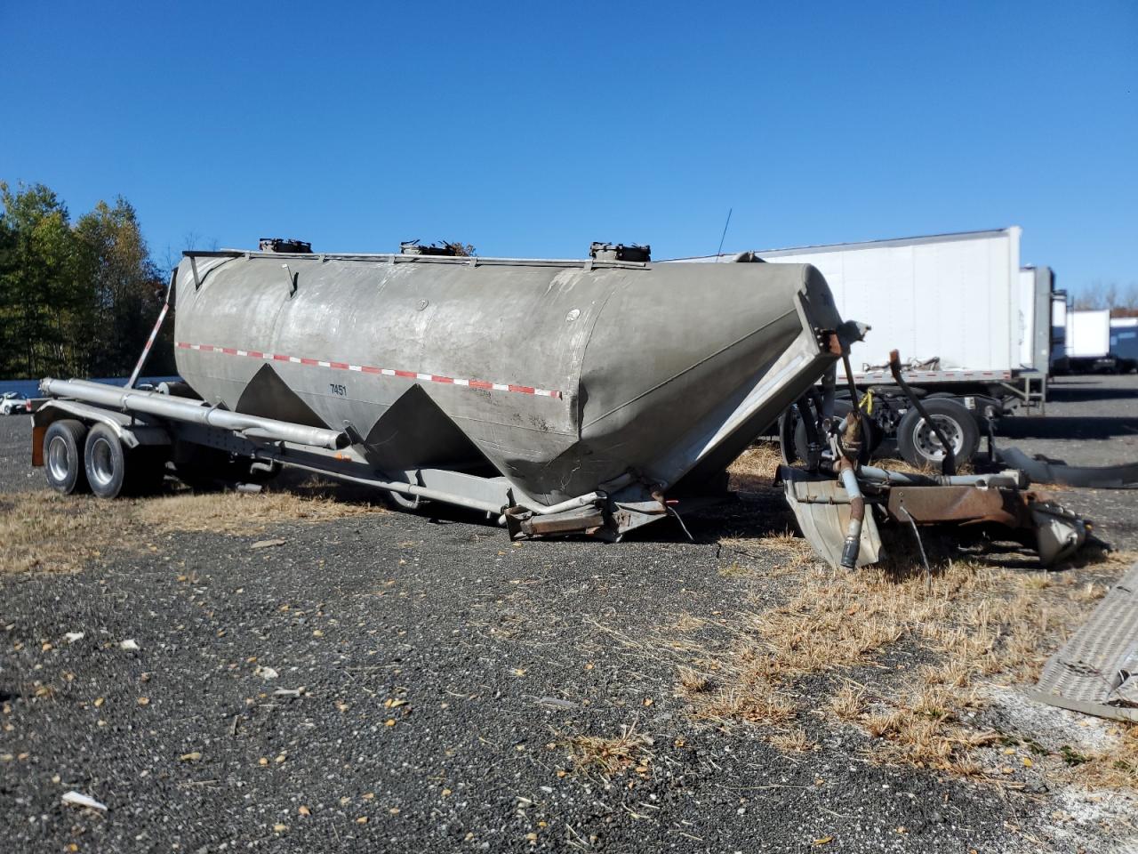 Lot #2988930580 1997 FRUEHAUF TANK