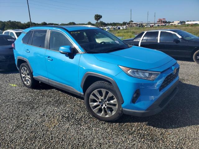 VIN 2T3C1RFVXKC001884 2019 Toyota RAV4, Xle Premium no.4