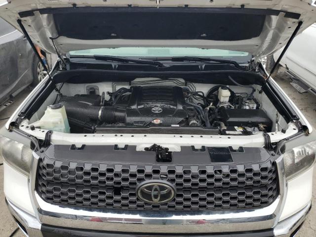 VIN 5TFDW5F10JX685915 2018 Toyota Tundra, Crewmax Sr5 no.11