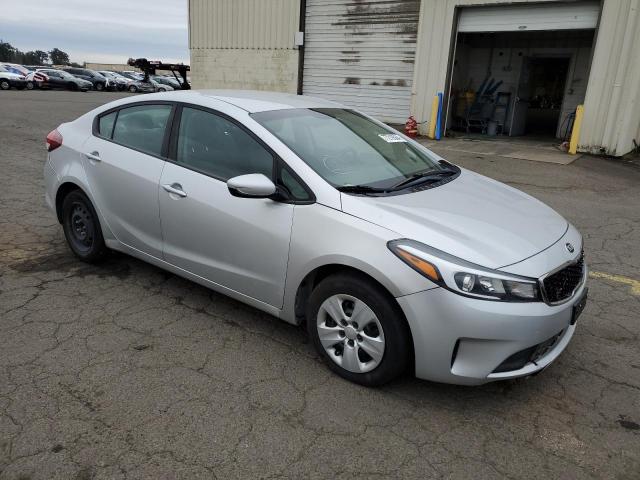 VIN 3KPFK4A70JE220335 2018 KIA Forte, LX no.4