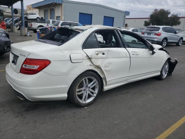 MERCEDES-BENZ C 300 4MAT 2012 white  gas WDDGF8BB2CA723069 photo #4