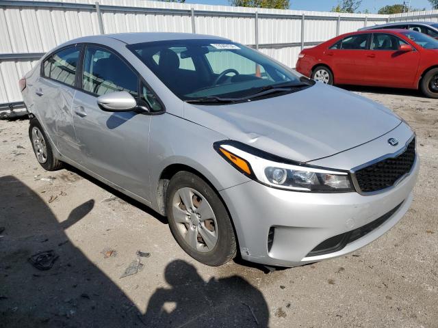 VIN 3KPFK4A72JE218795 2018 KIA FORTE no.4