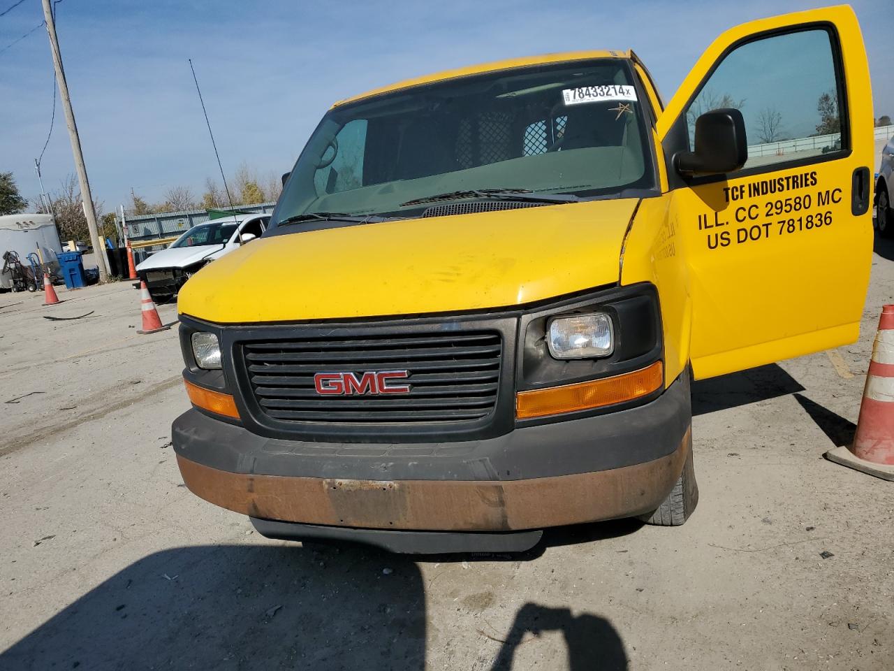 Lot #2940119471 2011 GMC SAVANA G25