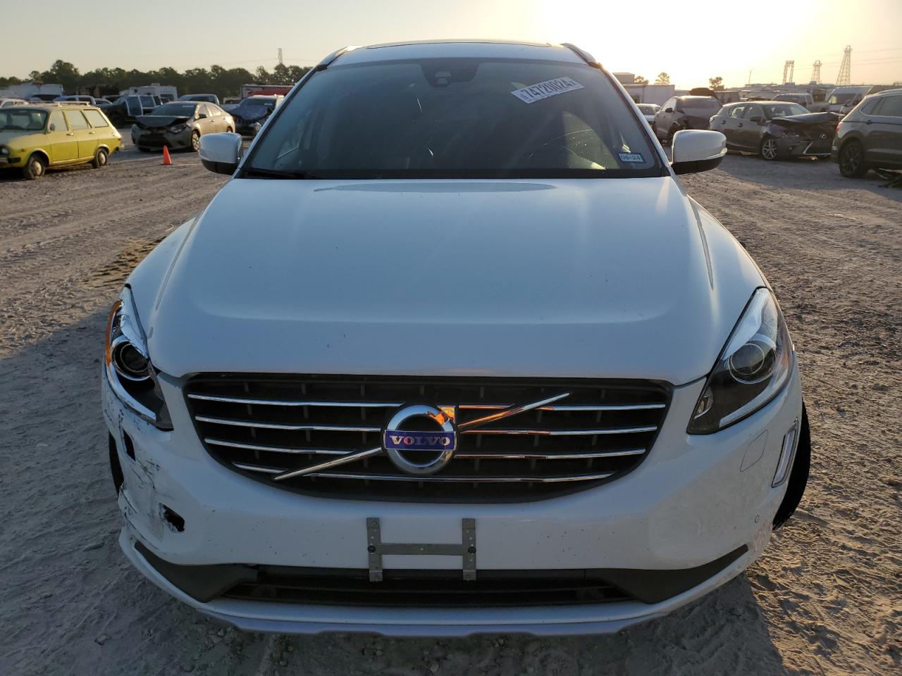 Lot #2960061116 2017 VOLVO XC60 T5 IN