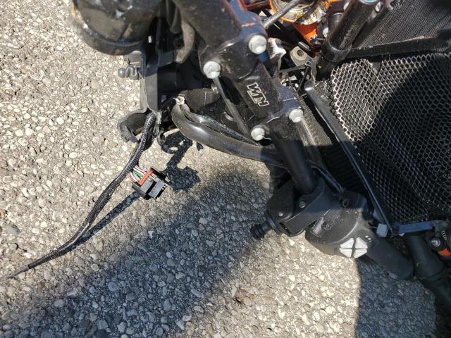 2023 KTM 890 DUKE R VBKTU9403PM849220