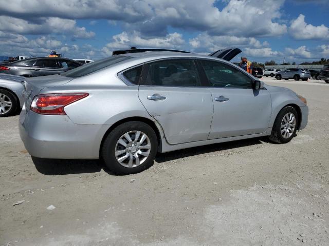 VIN 1N4AL3APXDN555772 2013 Nissan Altima, 2.5 no.3