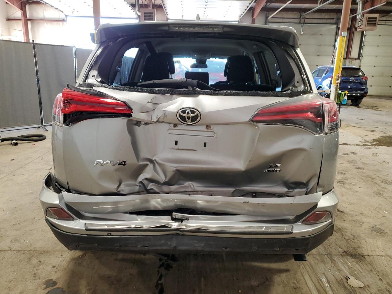 Lot #2994093337 2018 TOYOTA RAV4 LE