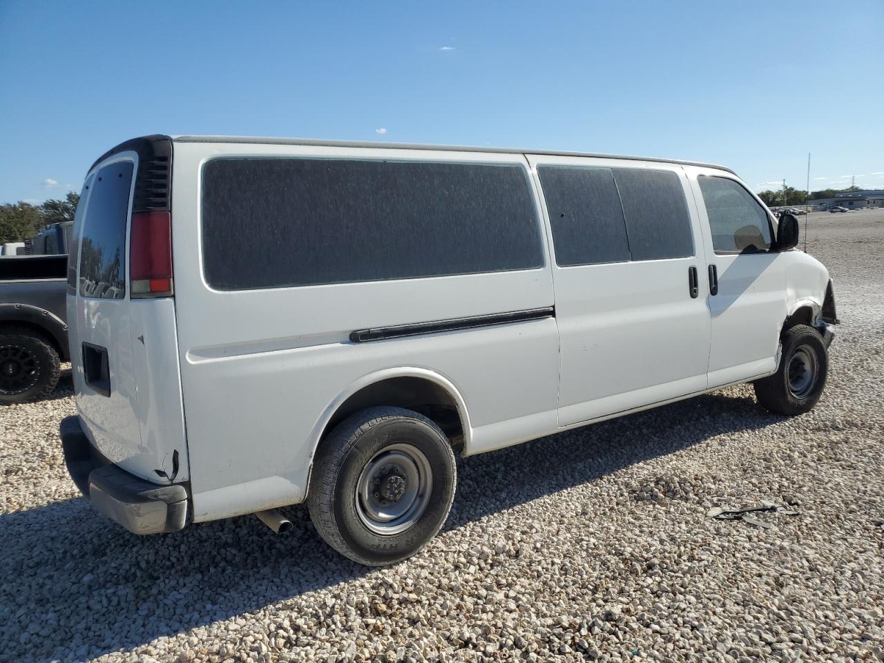 Lot #2994128368 2002 CHEVROLET EXPRESS G3