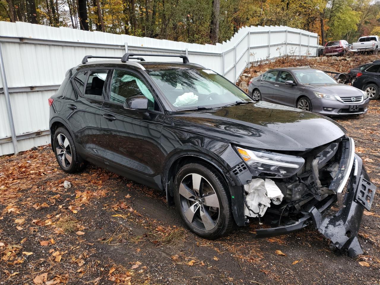 Lot #2952766903 2021 VOLVO XC40 T5 MO