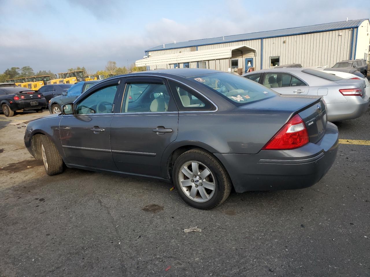 Lot #3033236837 2005 FORD FIVE HUNDR