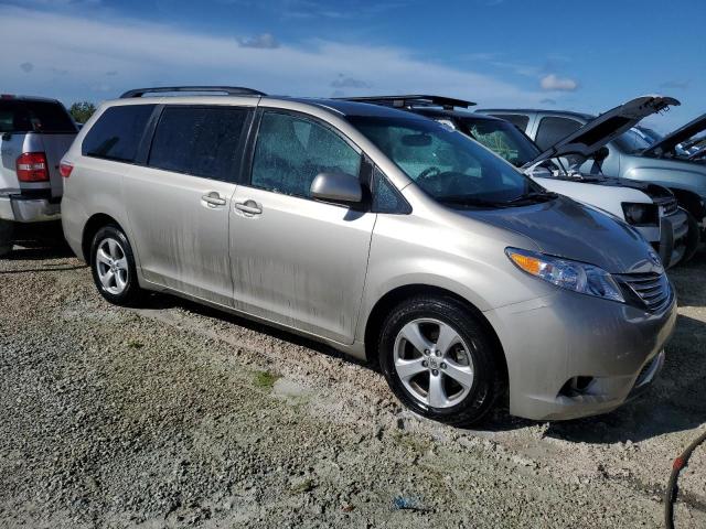 VIN 5TDKK3DC6FS641913 2015 Toyota Sienna, LE no.4