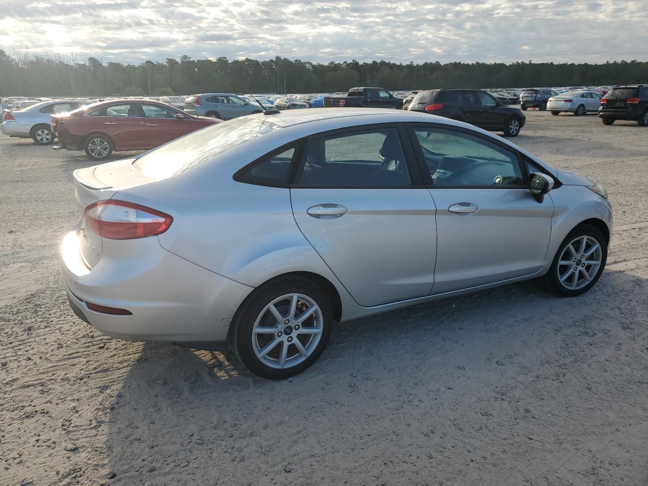 Lot #2909610406 2019 FORD FIESTA SE