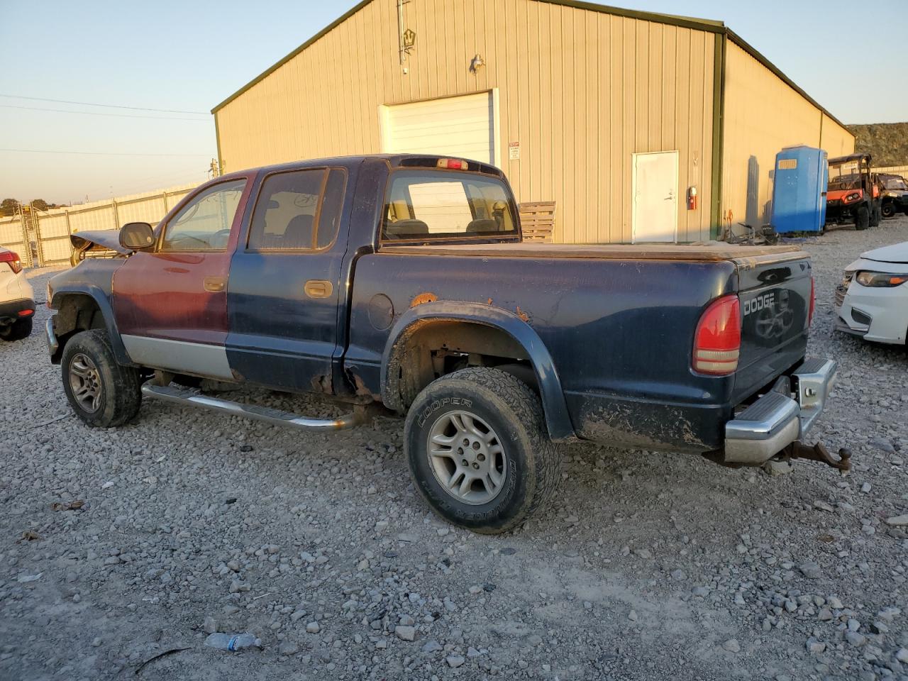 Lot #3023971211 2004 DODGE DAKOTA QUA