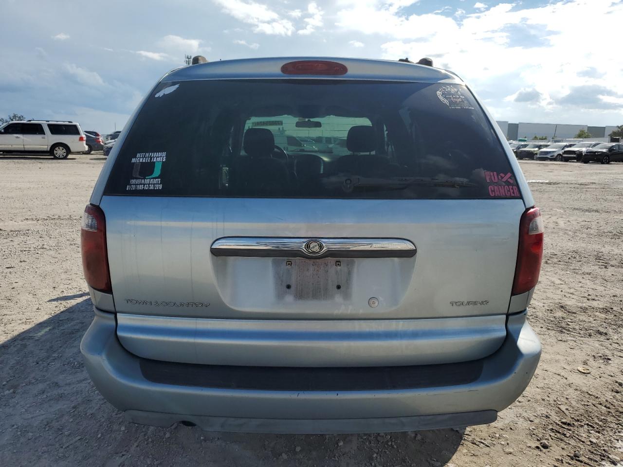 Lot #2974776058 2005 CHRYSLER TOWN & COU