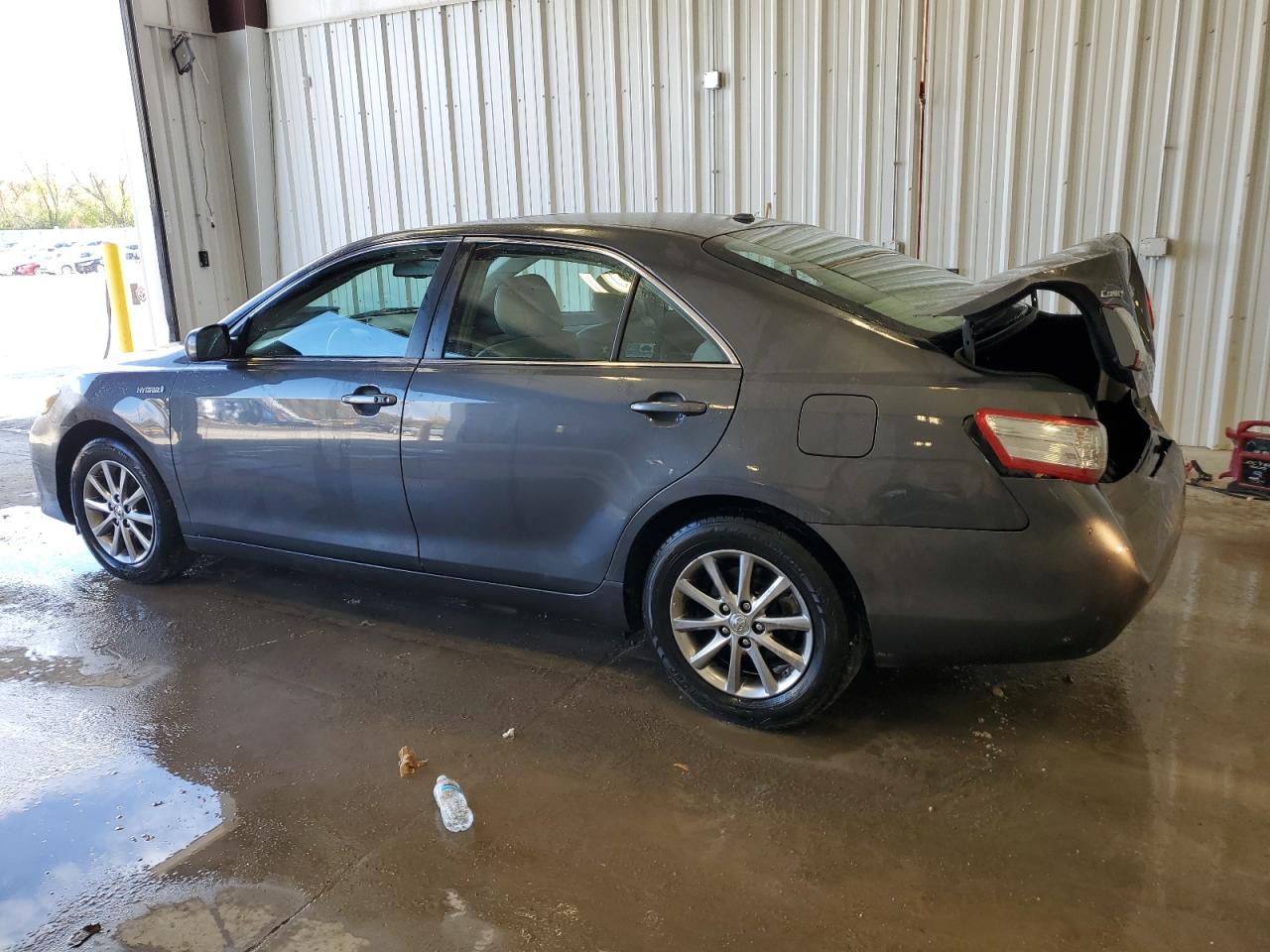 Lot #2919297625 2011 TOYOTA CAMRY HYBR