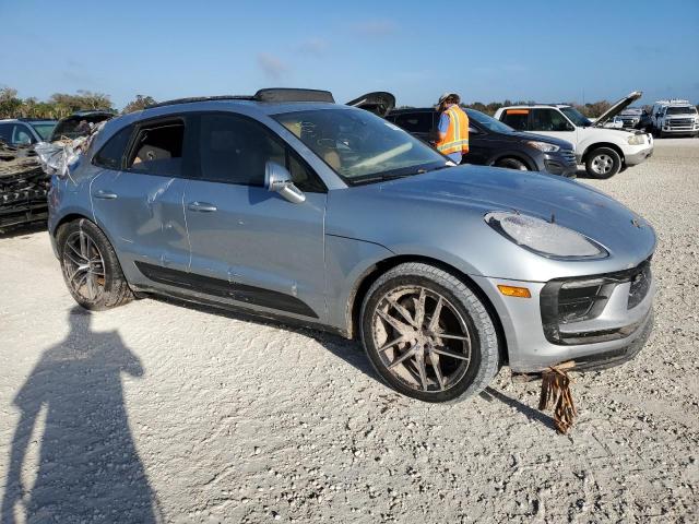 VIN WP1AA2A5XNLB04636 2022 Porsche Macan no.4