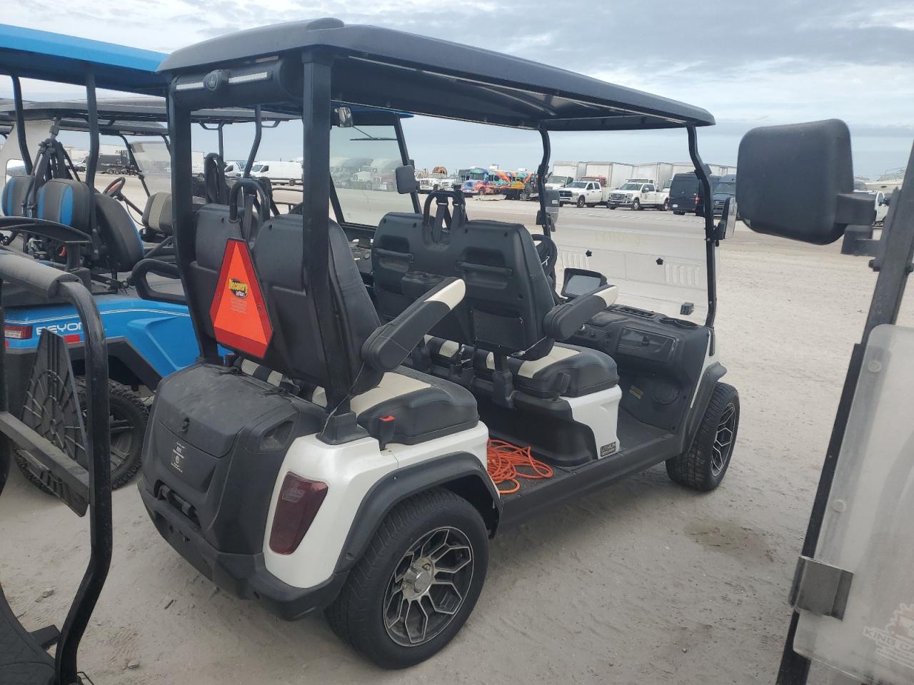 Lot #3037162557 2023 HDKP GOLF CART