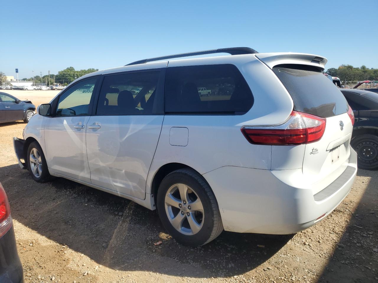 Lot #2952452390 2015 TOYOTA SIENNA LE