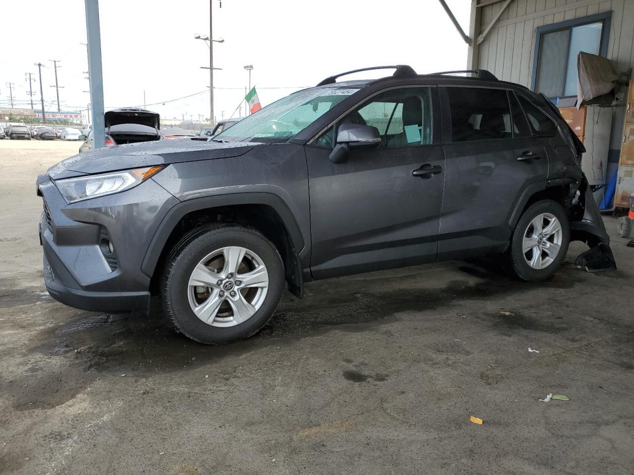 2T3W1RFV2MC134431 TOYOTA RAV4 XLE 2021