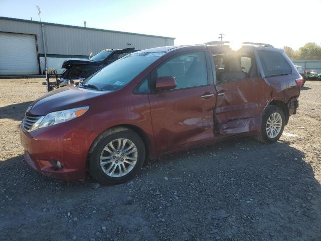 VIN 5TDYK3DC5FS647390 2015 Toyota Sienna, Xle no.1