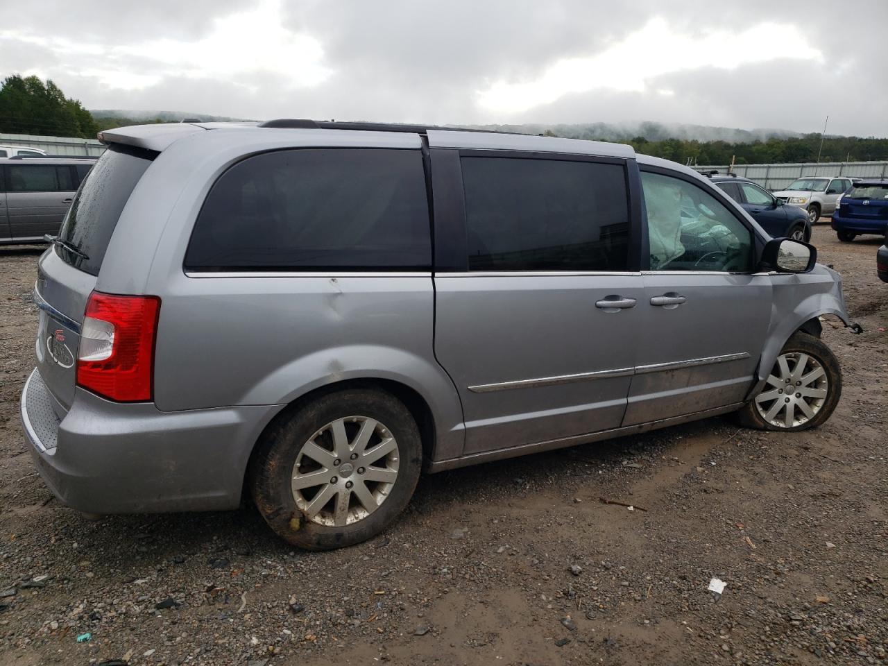 Lot #2919195853 2015 CHRYSLER TOWN & COU