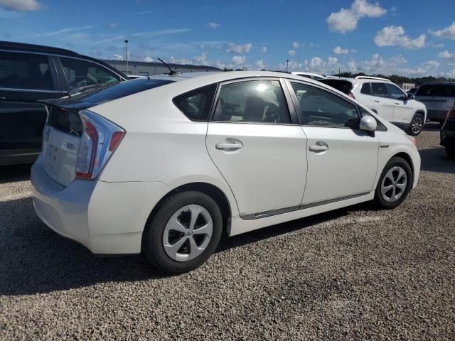 VIN JTDKN3DU1E1746841 2014 Toyota Prius no.3