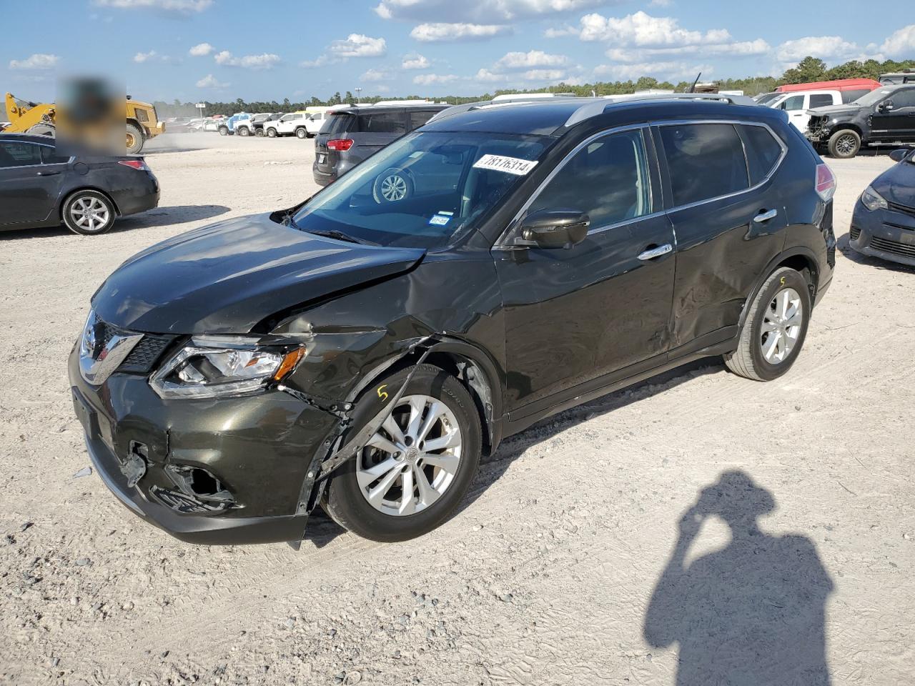 Lot #2957632134 2016 NISSAN ROGUE S