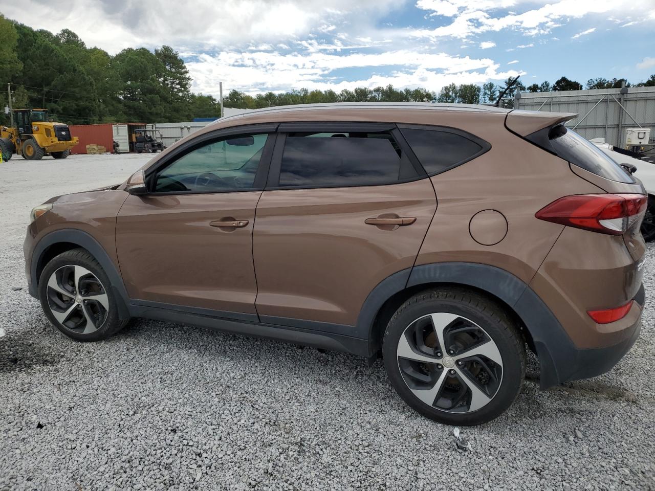 HYUNDAI TUCSON LIM 2016 tan 4dr spor gas KM8J33A22GU200504 photo #3