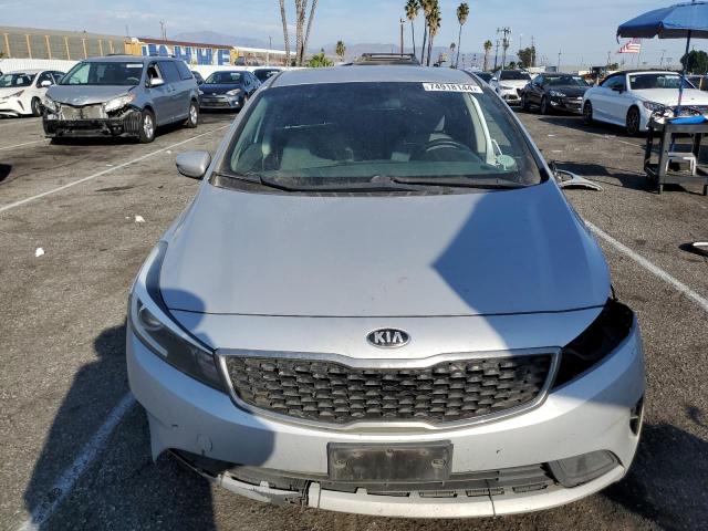 VIN 3KPFL4A77JE262756 2018 KIA Forte, LX no.5