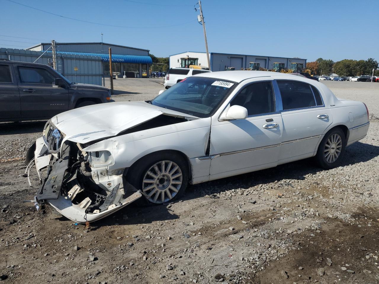 Lot #2952816814 2003 LINCOLN TOWN CAR S