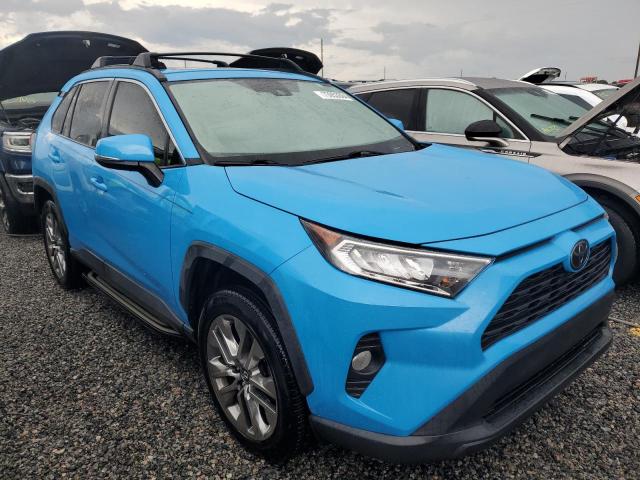 VIN 2T3C1RFV0LW066517 2020 Toyota RAV4, Xle Premium no.4