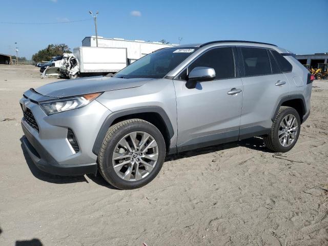 VIN 2T3C1RFV1KW044010 2019 Toyota RAV4, Xle Premium no.1