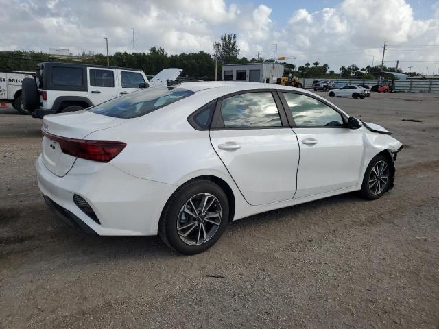 VIN 3KPF24AD1PE651426 2023 KIA FORTE no.3