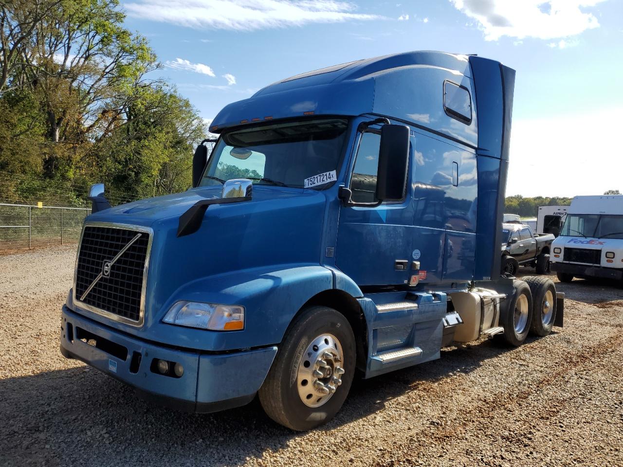 Lot #2930431473 2018 VOLVO VNM