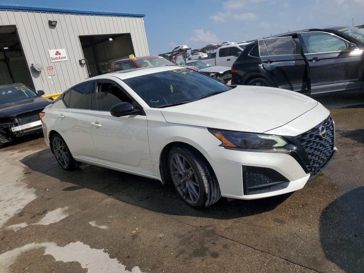 Lot #2969954888 2023 NISSAN ALTIMA SR