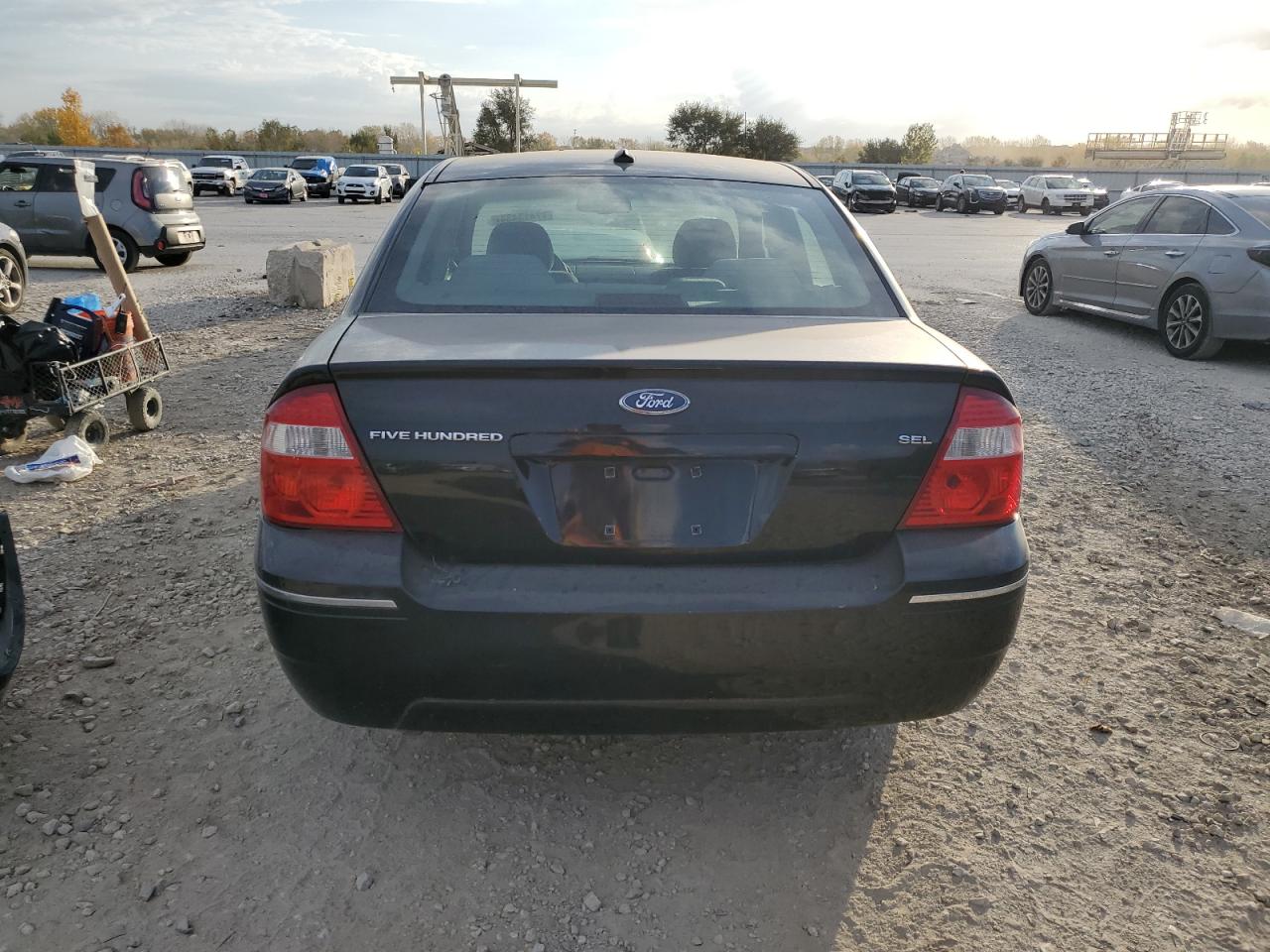 Lot #2938439154 2007 FORD FIVE HUNDR