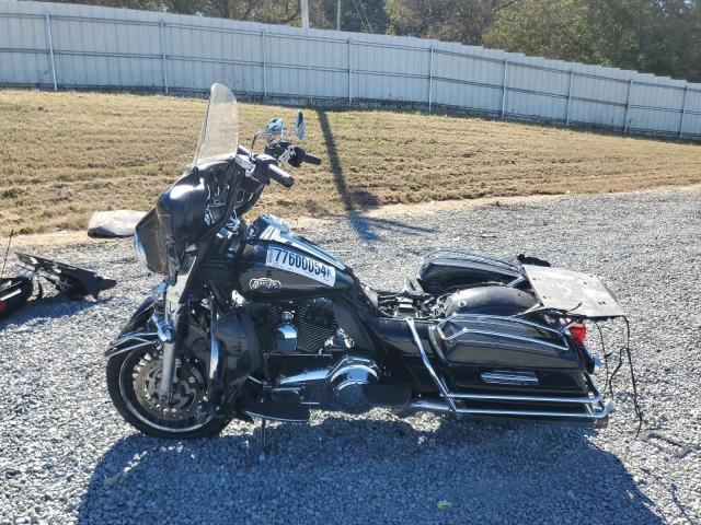 2011 HARLEY-DAVIDSON FLHTCU 1HD1FC412BB600984
