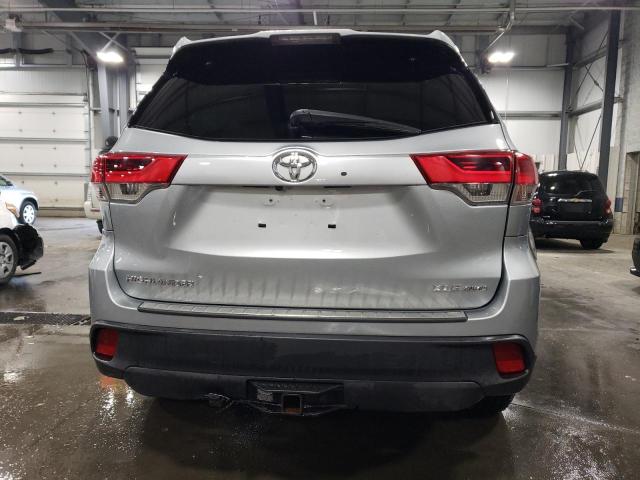 VIN 5TDJZRFH1HS518252 2017 Toyota Highlander, SE no.6