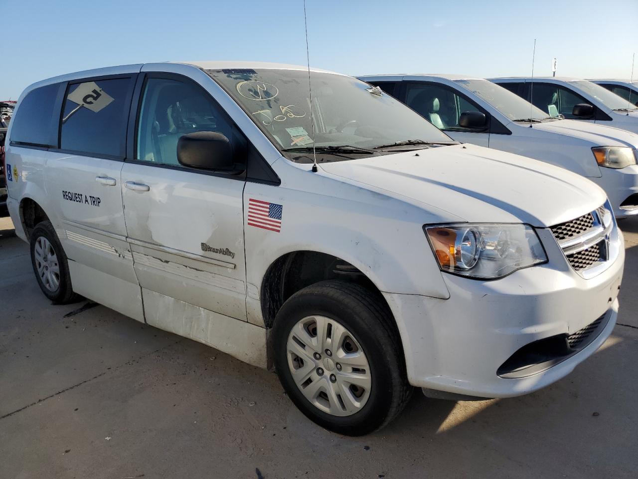 Lot #2923637568 2017 DODGE GRAND CARA