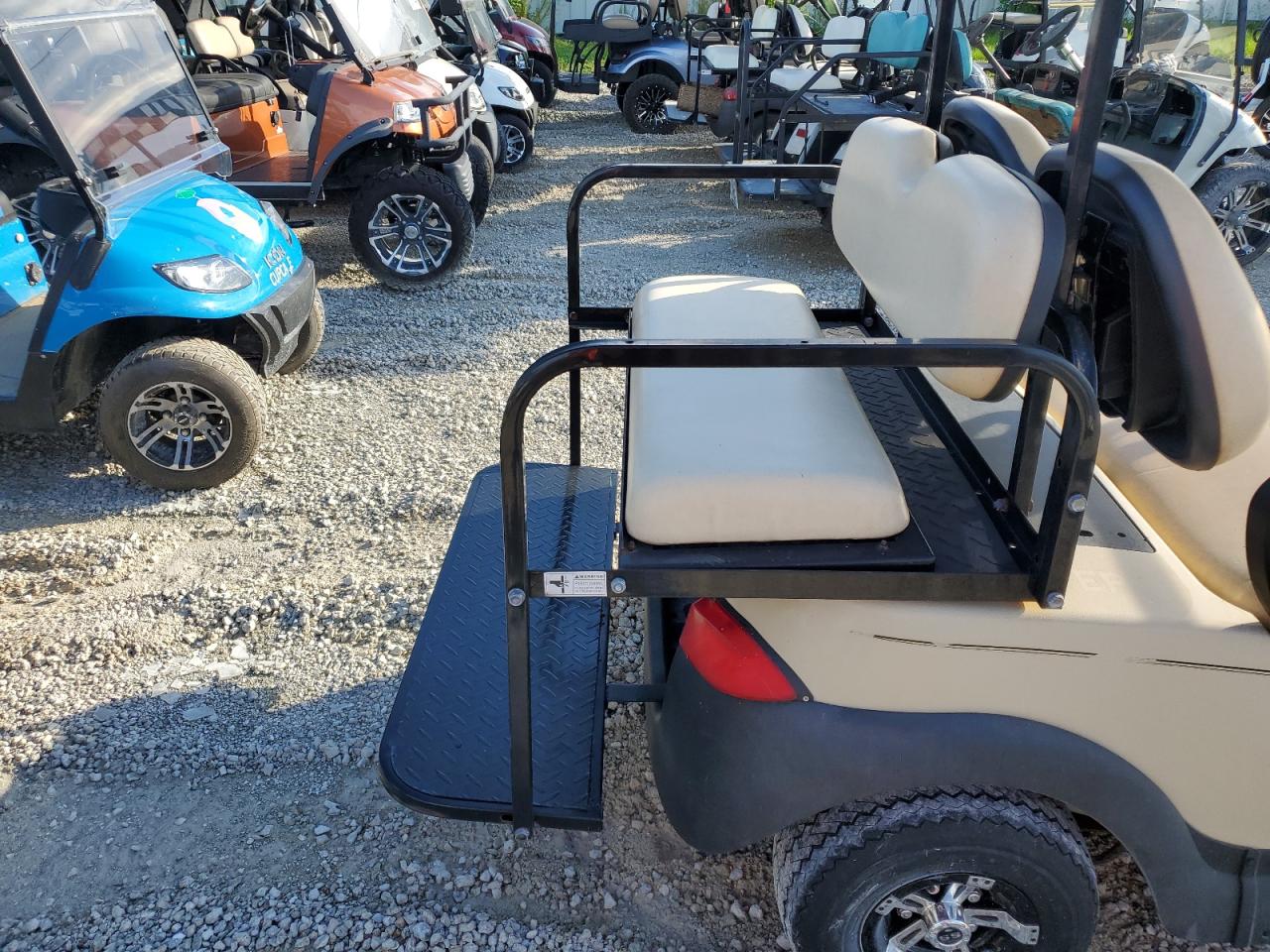 Lot #2988887020 2015 GOLF CART