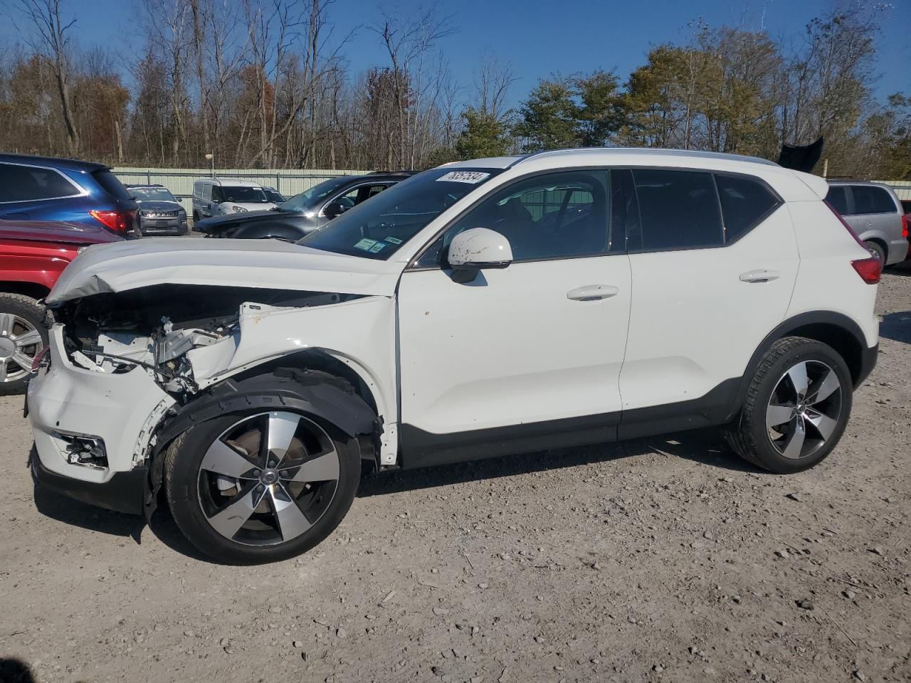 Lot #2979341589 2020 VOLVO XC40 T5 MO