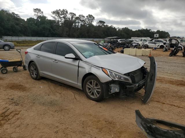 VIN 5NPE24AF8FH161718 2015 Hyundai Sonata, SE no.4