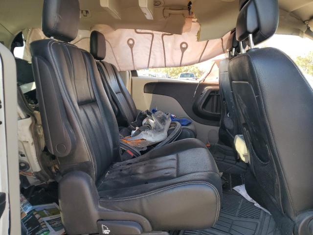 2016 CHRYSLER TOWN & COU - 2C4RC1BG1GR118573