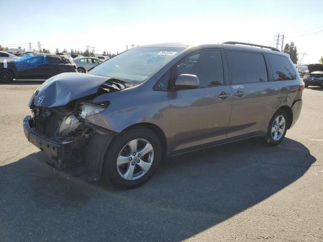 TOYOTA SIENNA LE 2015 gray  gas 5TDKK3DC4FS665238 photo #1