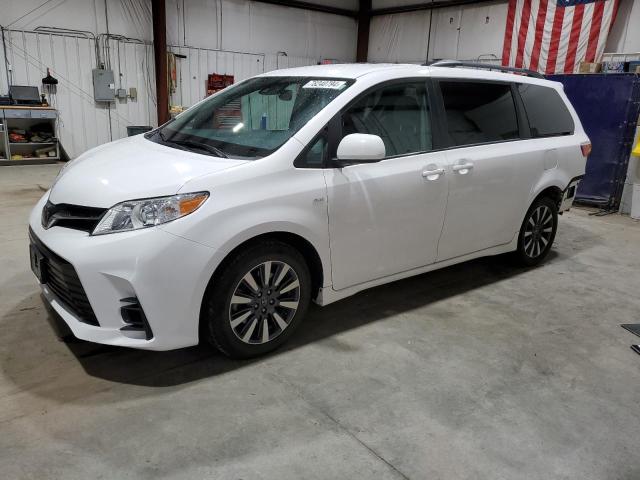 2018 TOYOTA SIENNA LE 2018