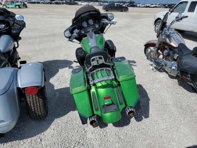 2011 HARLEY-DAVIDSON FLHXSE2 1HD1PZ812BB957883