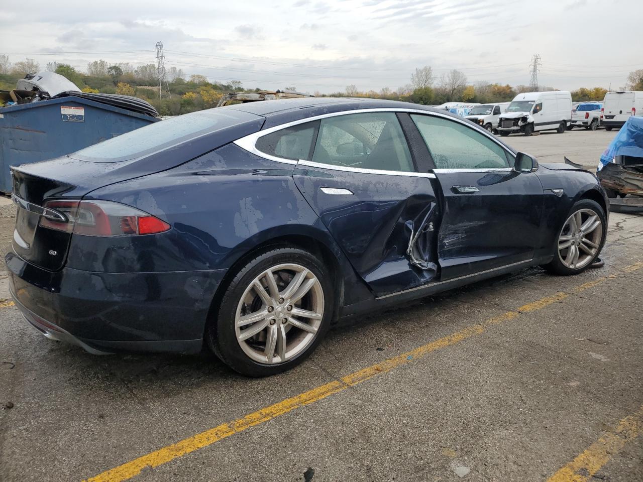 Lot #2955301554 2014 TESLA MODEL S